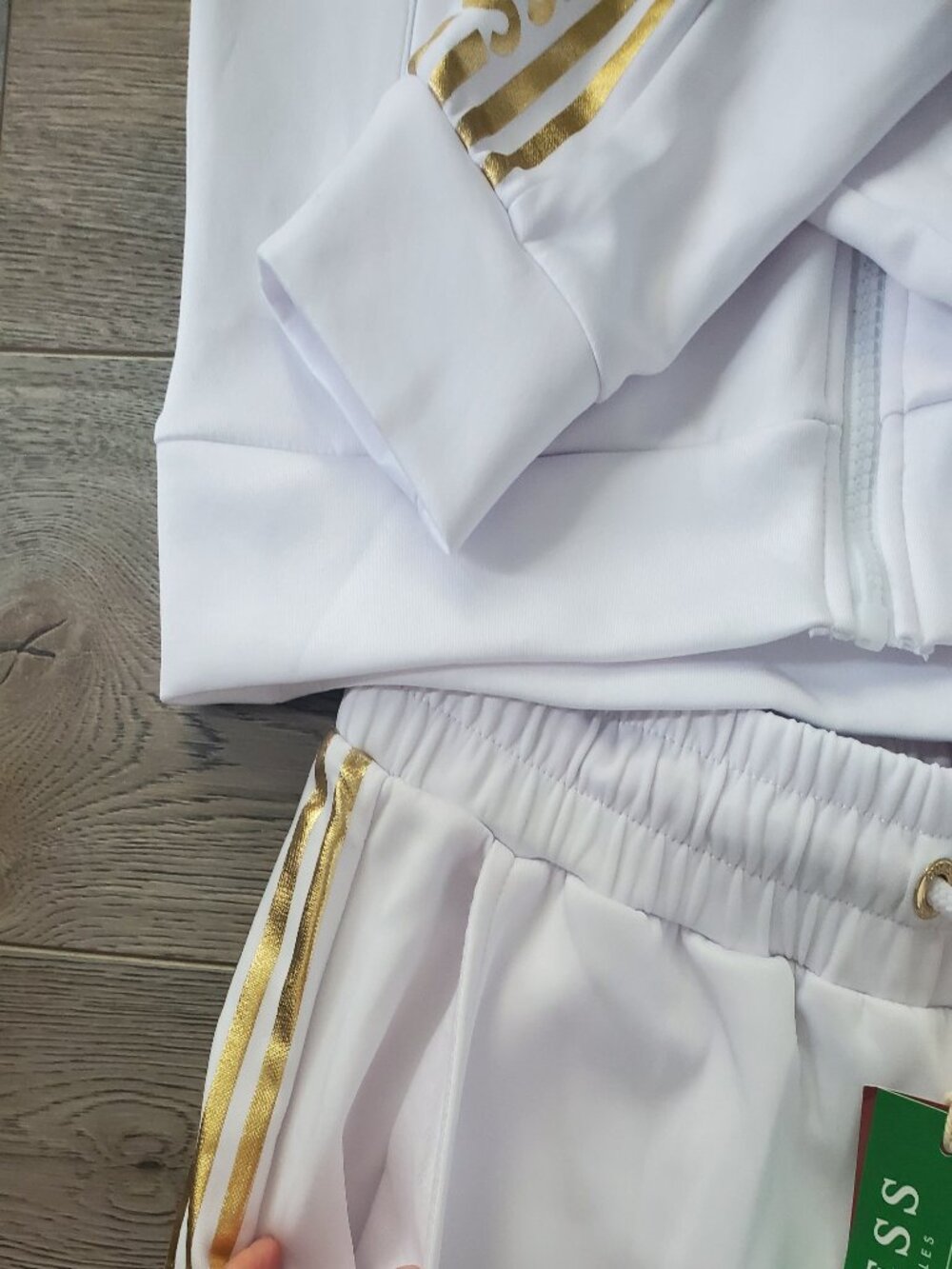 GUESS tracksuit - Picture 4 of 9